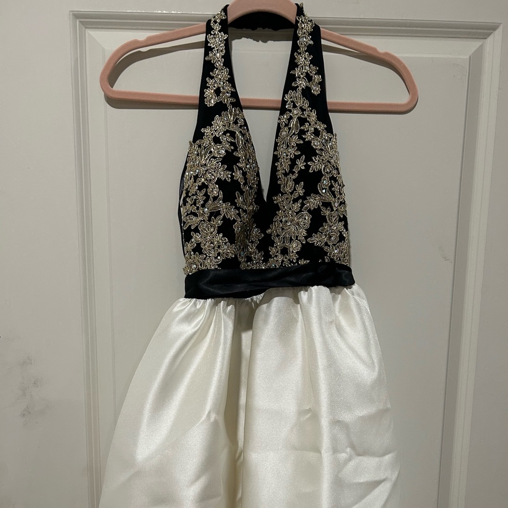 Black/Ivory short halter dress Size 3/4